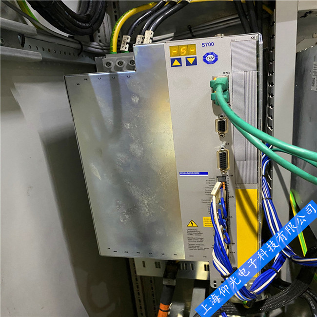 科爾摩根S700伺服驅動器指示燈一直閃故障維修 670-s67001修理價格