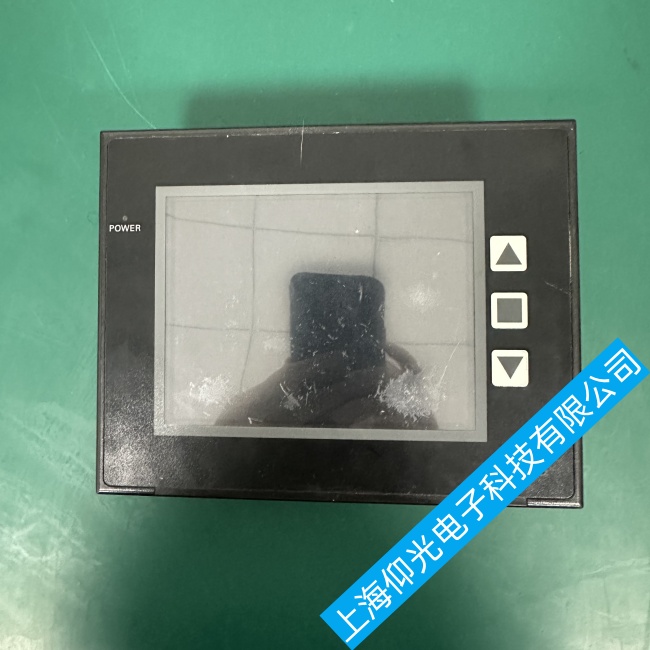 廣州歐姆龍觸摸屏NS5-SQ10B-V2通電后反復閃屏不開機故障維修推薦廠家