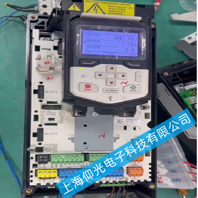 ABB變頻器出現(xiàn)無(wú)顯示故障怎么維修
